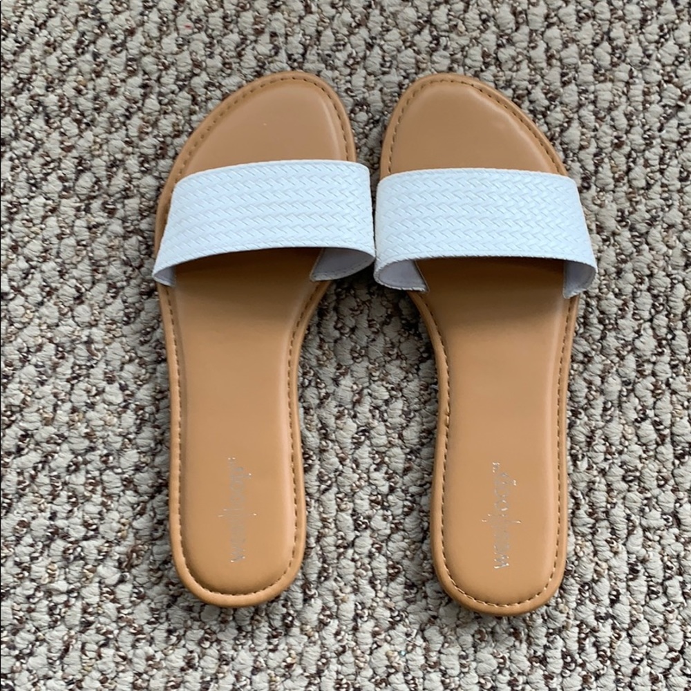 West loop Sandals